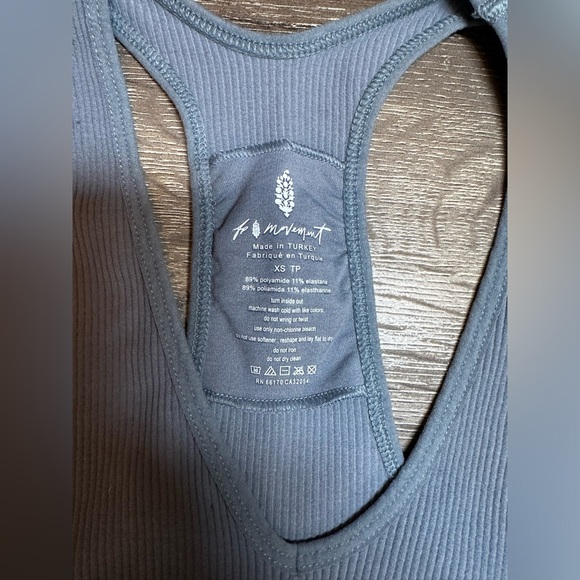 Free Throw Crop Tank Top - Picture 4 of 4